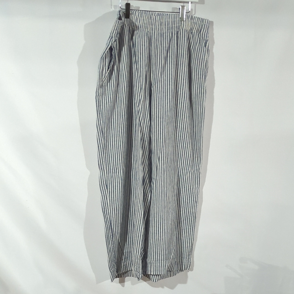 Old Navy Women's Black and White Striped Wide Leg Pants